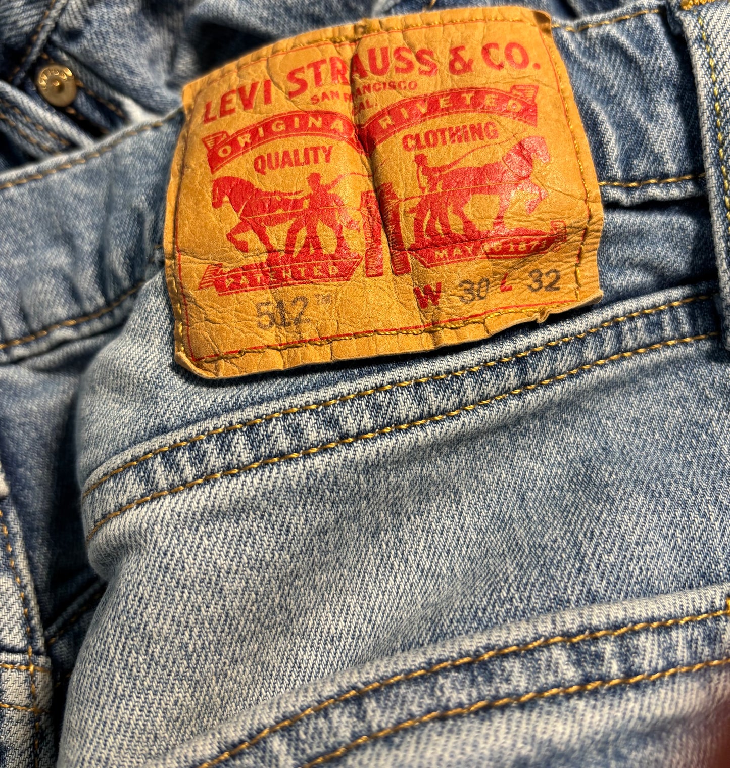 Thrifted LEVI 512 Slim Tapered Jeans - Size 30 x 32