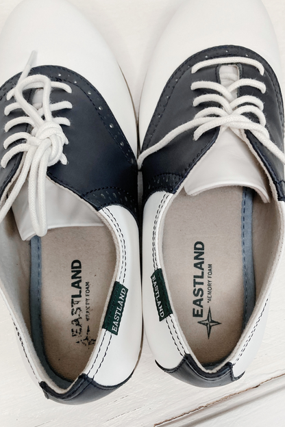 Thrifted Eastland Sadie Oxford Shoes - Size 8M