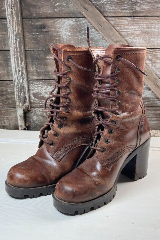 Thrifted Guess Brown High Heel Leather Boots- Size: measures 5-5.5