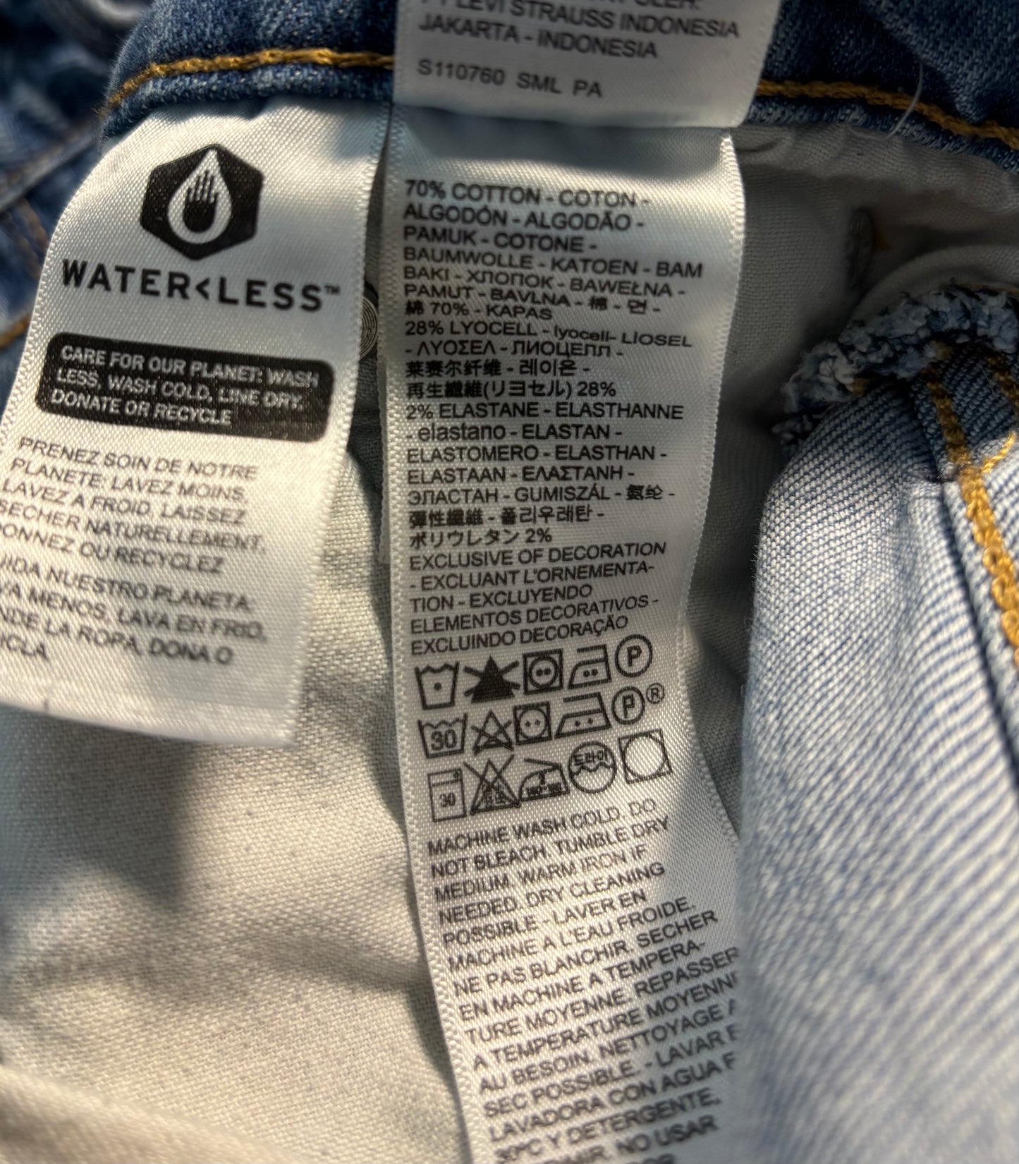 Thrifted LEVI 512 Slim Tapered Jeans - Size 30 x 32