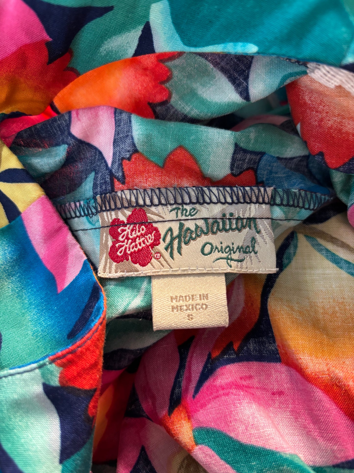 Thrifted Hilo Hattie Hawaiian Top - Size Small